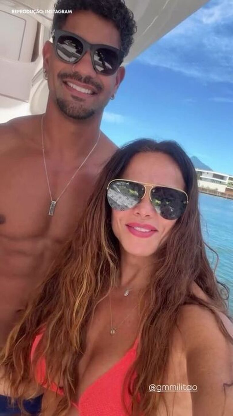 Viviane Araujo Celebra o Dia da Mulher com Marido em um Dia de Sol