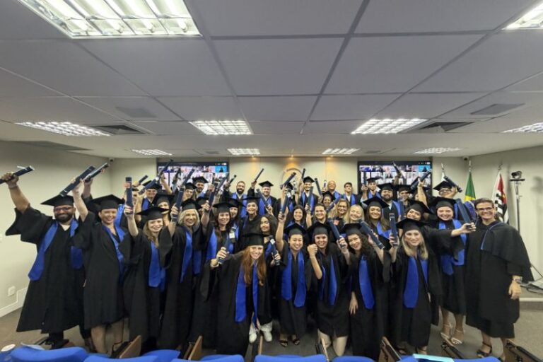 A Educação Transcende Fronteiras: Colação de Grau Inovadora da ENS