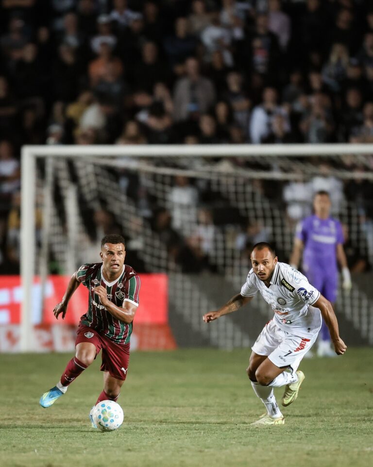 Alisson Ganha Oportunidades no Fluminense com a Confiança de Zubeldía