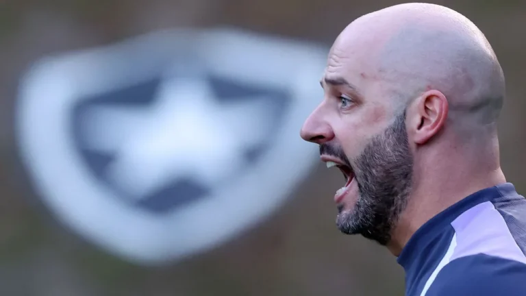 Botafogo e Caracas: Estreia na Sul-Americana Sob o Comando de Franclim Carvalho Botafogo e Caracas: Estreia na Sul-Americana Sob o Comando de Franclim Carvalho