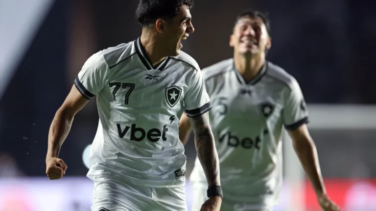 Botafogo Vira o Jogo e Vence Clássico Contra o Vasco no Brasileirão Botafogo Vira o Jogo e Vence Clássico Contra o Vasco no Brasileirão