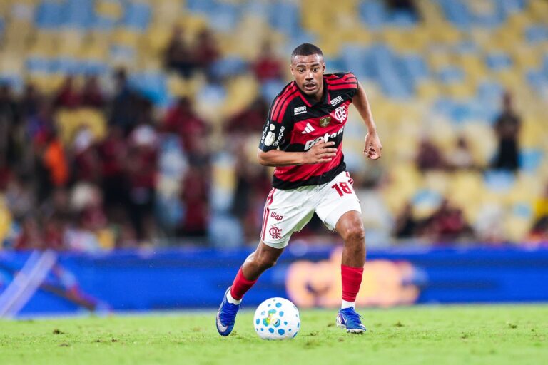 De la Cruz Desfalca Flamengo em Jogo Contra o Atlético-MG: Conheça os Relacionados