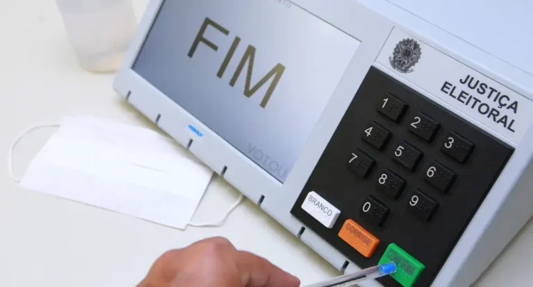 Eleições Diretas Já: O Clamor da População Carioca por Legitimidade Política