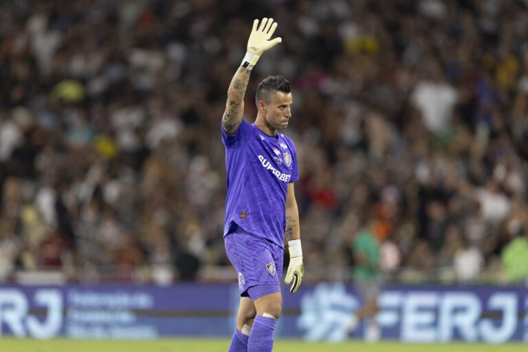 Fábio, do Fluminense, se destaca como o jogador mais velho a atuar na Libertadores