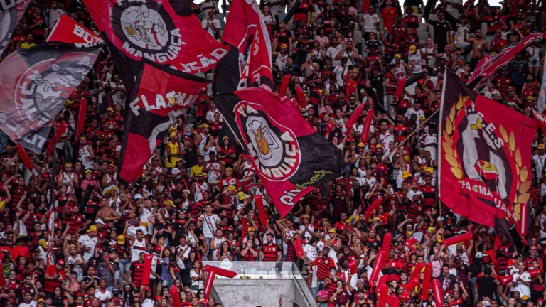 Flamengo Lidera Crescimento nas Redes Sociais e Atrai Novos Patrocinadores