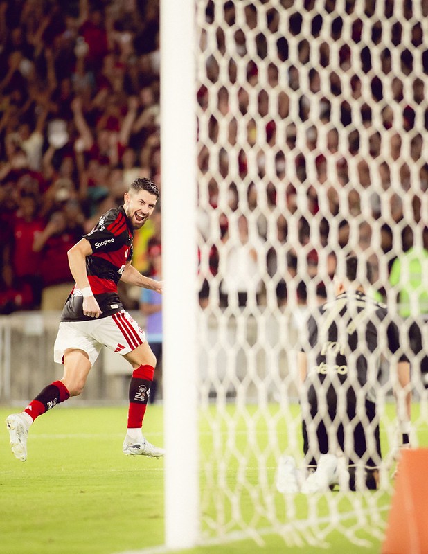 Flamengo Vira Jogo e Mostra Força no Maracanã: Análise da Vitória sobre o Santos Flamengo Vira Jogo e Mostra Força no Maracanã: Análise da Vitória sobre o Santos