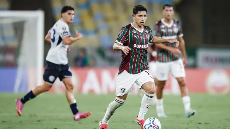 Fluminense Enfrenta Desafio em Sequência de Jogos Fora de Casa para Reabilitação
