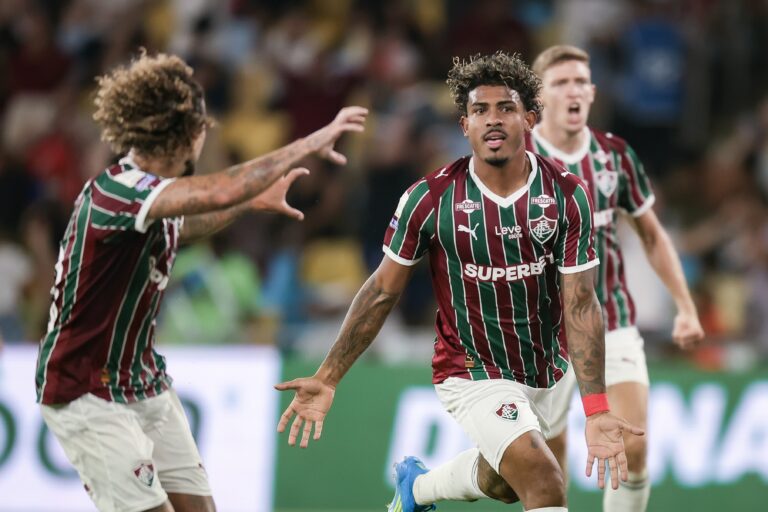 Fluminense Vence Chapecoense e Se Consolida na 3ª Posição do Brasileirão