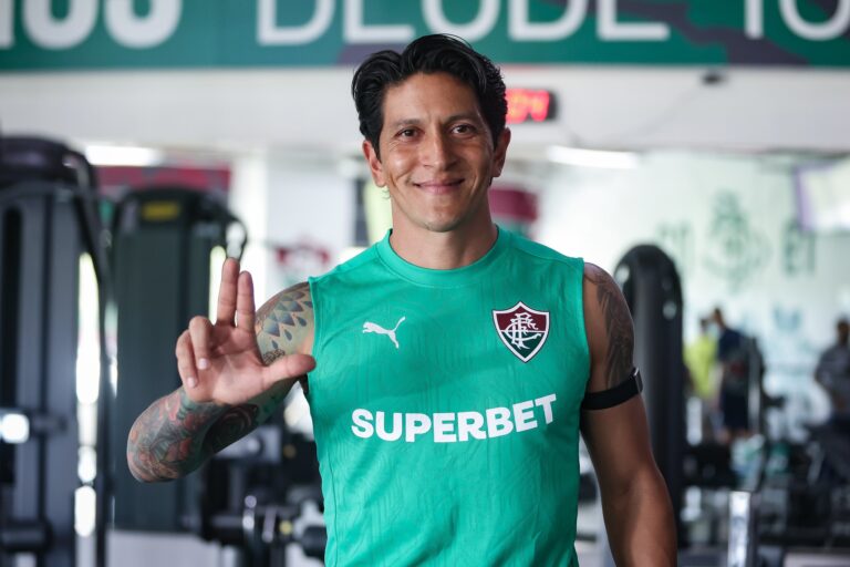 Germán Cano Retorna ao Fluminense Após Longa Lesão e Enfrenta o Corinthians no Brasileirão