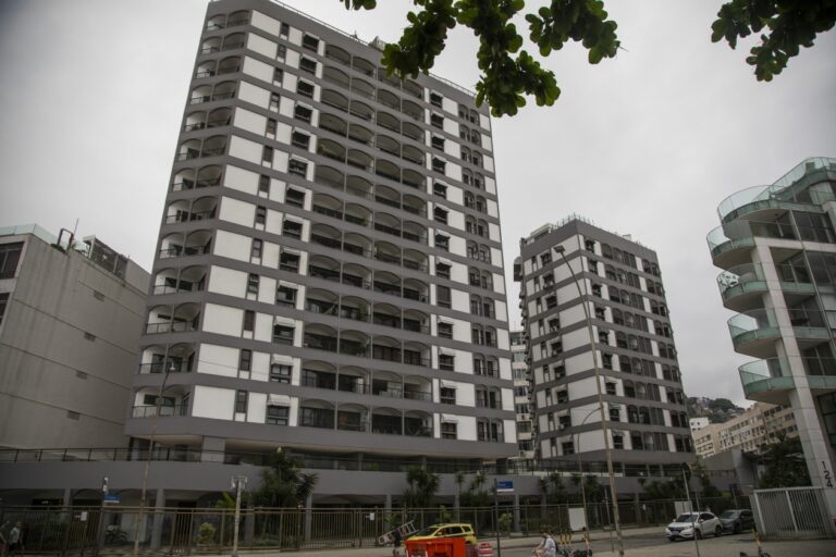 Imposto de Renda 2026: Como Declarar a Compra e Venda de Imóveis