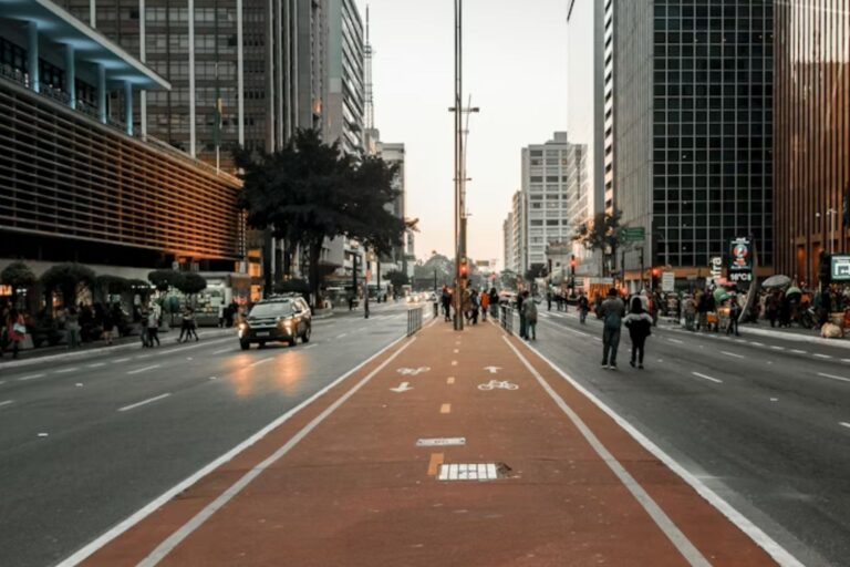 Megashow Internacional na Paulista: Prefeitura de SP em Negociações com Grandes Atrações