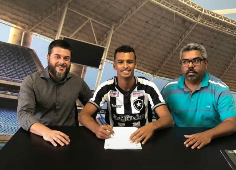 Renato Rui: Do Abalo à Superação – Atacante Potiguar Se Recupera e Busca Retorno aos Gramados Renato Rui: Do Abalo à Superação - Atacante Potiguar Se Recupera e Busca Retorno aos Gramados