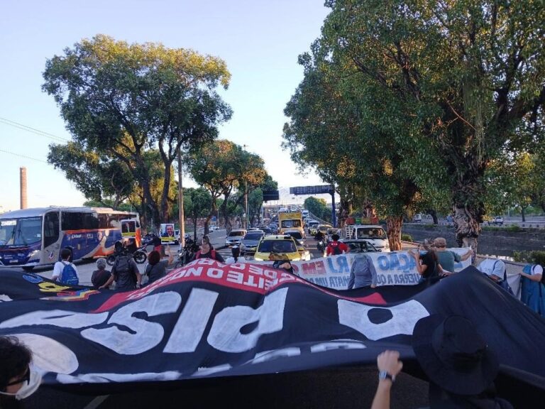 RJ: Trabalhadores da Educação Realizam Protestos Exigindo Reajuste Salarial e Melhorias Estruturais