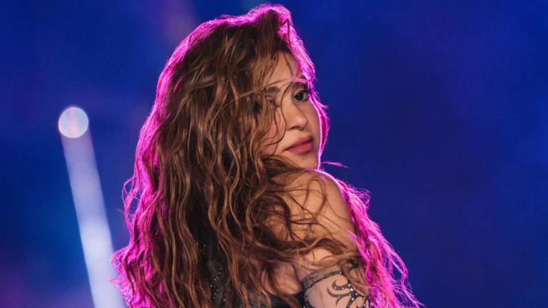 Shakira Agita Copacabana com Megapalco e Aulão de 'Waka Waka'