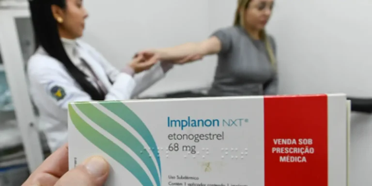 SUS Capacita Profissionais para Ampliar Acesso a Implantes Hormonais