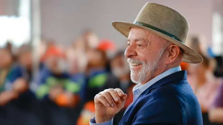 Lula Lidera Todos os Cenários nas Eleições Presidenciais, Aponta Pesquisa Meio/Ideia Lula Lidera Todos os Cenários nas Eleições Presidenciais, Aponta Pesquisa Meio/Ideia