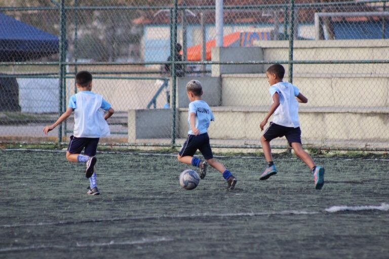 Alunos das Vilas Olímpicas Sonham Com a Copa do Mundo 2026 - Espetacular Expectativa na Pré-Estreia