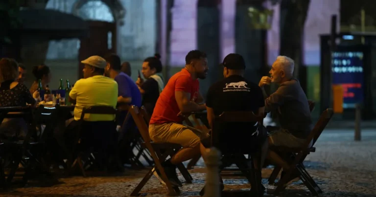 Crescimento do Setor de Serviços no Brasil Atinge Novo Marco em Abril