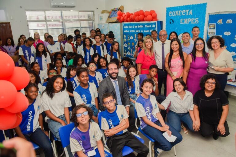 Escola Edson Santos Recebe o Programa Rio Lilás para Combate à Violência de Gênero