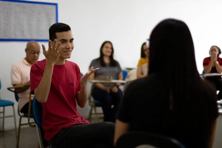 Experiência Imersiva na Cultura Surda em Volta Redonda: Participe da Programação Gratuita