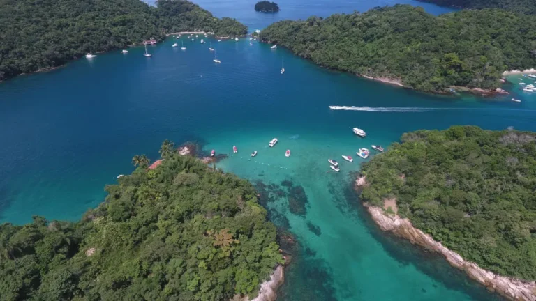 Feriados Prolongados Impulsionam Busca por Viagens a Ilha Grande, Rio de Janeiro