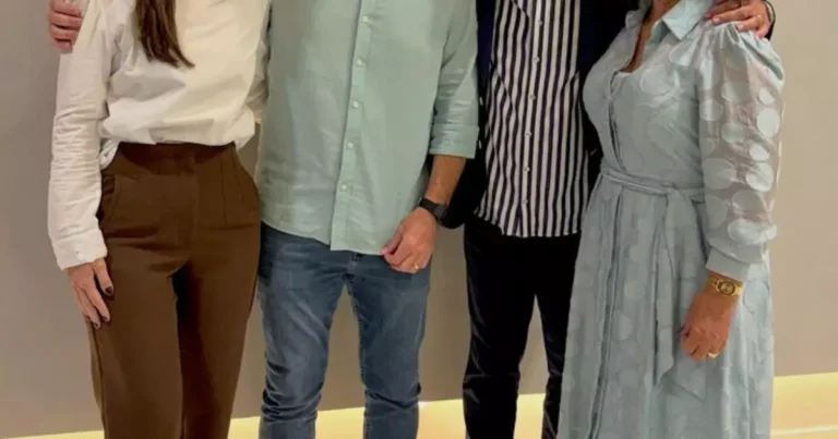 Flávio Bolsonaro e Silas Malafaia Firmam Compromisso em Culto no Rio de Janeiro