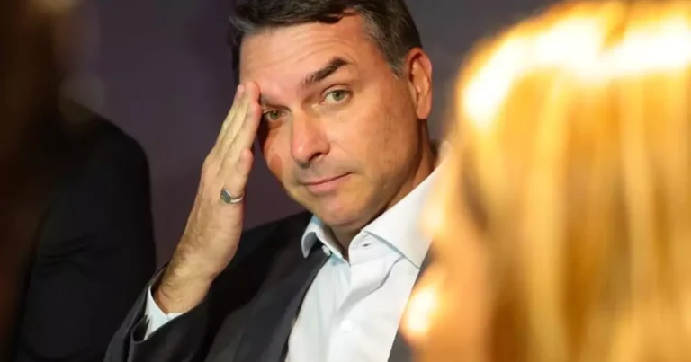Flávio Bolsonaro Propõe Redução da Maioridade Penal para 14 Anos - Uma Medida Polêmica