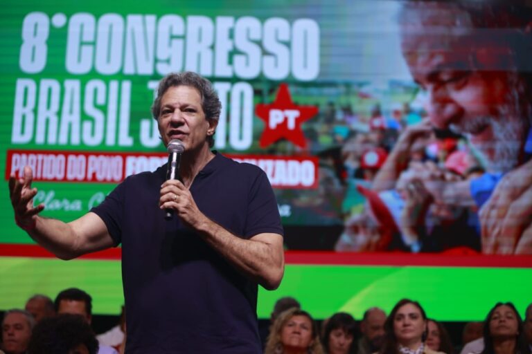 Haddad: Empate entre Lula e Flávio Bolsonaro Reflete Lavagem Cerebral Coletiva
