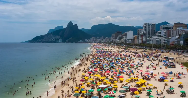 Impacto do Turismo e Entretenimento no Rio: Encontro Reflete Sobre Sustentabilidade