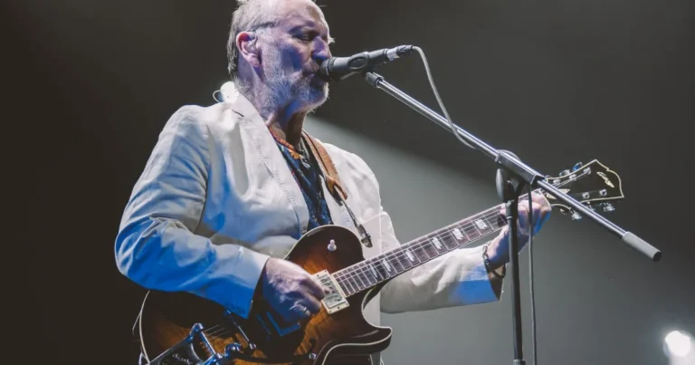 Men at Work: Banda Australiana Retorna ao Brasil com 7 Shows Imperdíveis