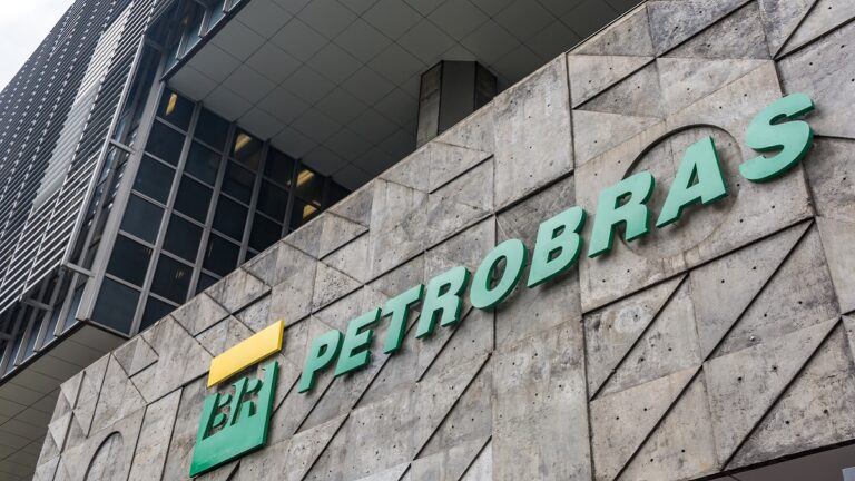 Petrobras Enfrenta Desafio com Queda de 7% nos Lucros em Meio à Guerra do Irã