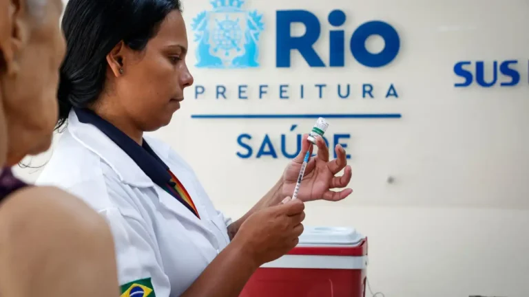 Secretaria de Saúde do RJ Anuncia 328 Vagas para Médicos com Salários de Até R$ 8,5 Mil