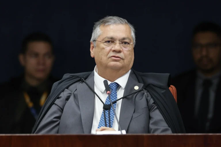 Supremo Tribunal Federal Suspende Julgamento sobre Royalties do Petróleo