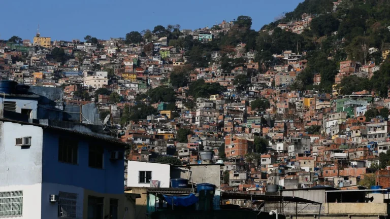 Projeto de Turismo em Favelas do Rio Cria Rota Especial para a Copa do Mundo Projeto de Turismo em Favelas do Rio Cria Rota Especial para a Copa do Mundo