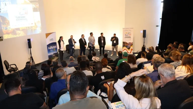 Fórum em Niterói debate turismo sustentável e impulsiona economia no Leste Fluminense