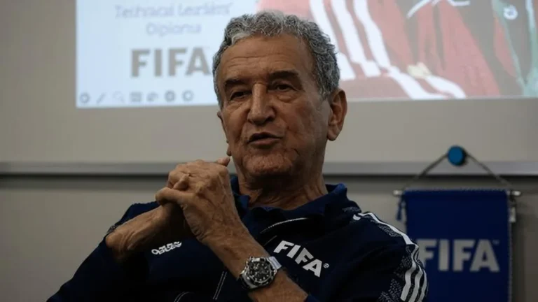 Parreira é internado na UTI com inflamação pulmonar no Rio de Janeiro Parreira é internado na UTI com inflamação pulmonar no Rio de Janeiro