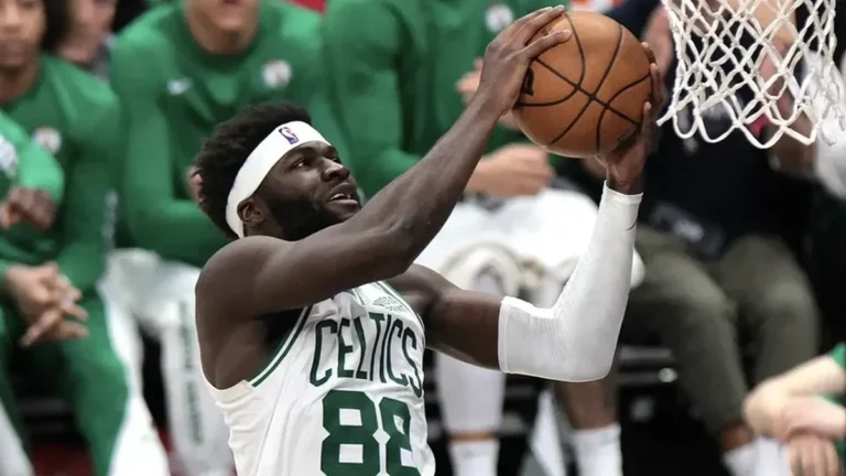Neemias Queta reforça Portugal na luta por vaga no Mundial de basquetebol Neemias Queta reforça Portugal na luta por vaga no Mundial de basquetebol