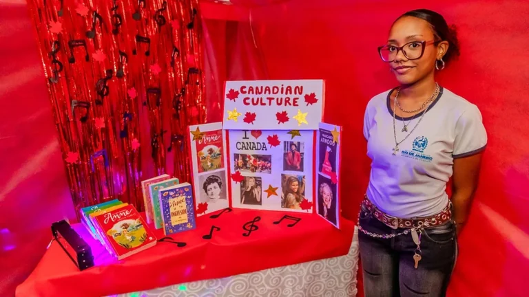 Escola estadual de Niterói promove imersão na cultura canadense e fortalece intercâmbio cultural Escola estadual de Niterói promove imersão na cultura canadense e fortalece intercâmbio cultural