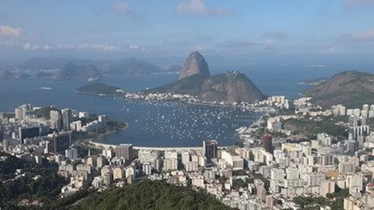 Turismo no Rio movimenta R$ 12,2 bilhões e impulsiona economia local Turismo no Rio movimenta R$ 12,2 bilhões e impulsiona economia local
