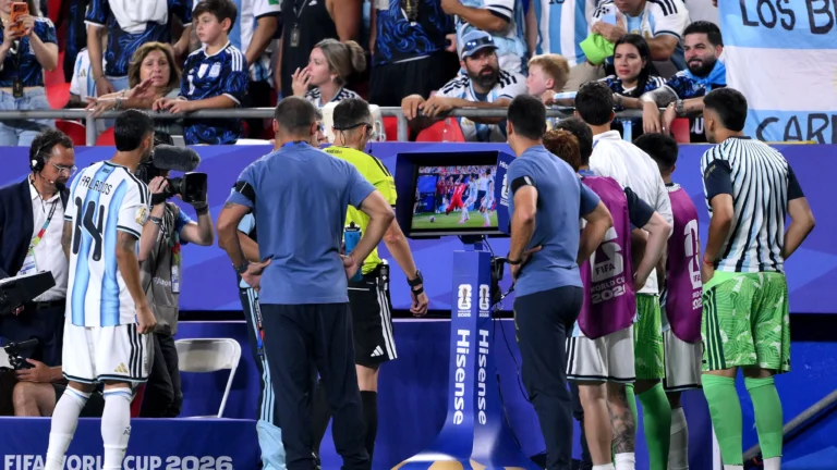 FIFA adota nova estratégia para o VAR nas semifinais da Copa do Mundo FIFA adota nova estratégia para o VAR nas semifinais da Copa do Mundo