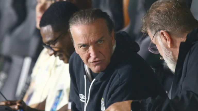 Cuca fala sobre cobrança de Neymar no Santos e destaca foco no equilíbrio da equipe