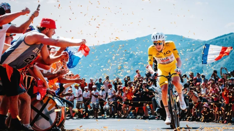 Pogacar Enfrenta Vaias no Tour de France e Transforma Críticas em Motivação Pogacar Enfrenta Vaias no Tour de France e Transforma Críticas em Motivação